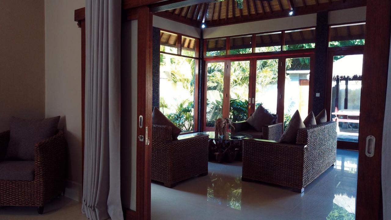 Gili Palms Villas กีลีตราวางัน ภายนอก รูปภาพ