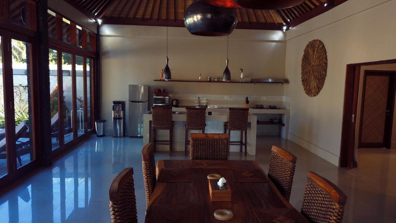 Gili Palms Villas กีลีตราวางัน ภายนอก รูปภาพ