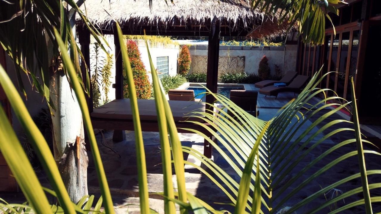 Gili Palms Villas กีลีตราวางัน ภายนอก รูปภาพ