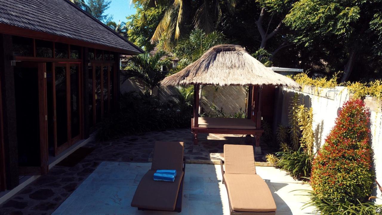 Gili Palms Villas กีลีตราวางัน ภายนอก รูปภาพ