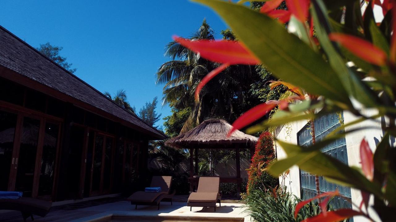 Gili Palms Villas กีลีตราวางัน ภายนอก รูปภาพ